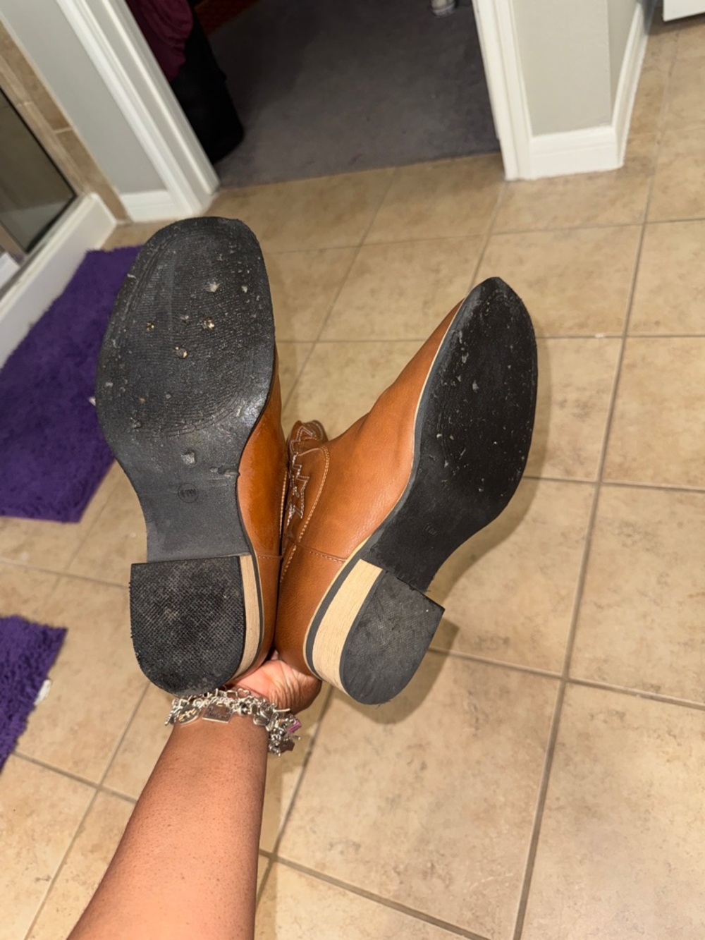 Tan Western Cowboy Boots with White Stitching - Picture 4 of 4